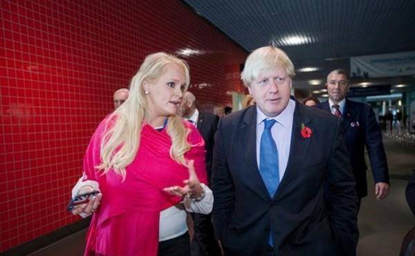 奥运会开幕前仍在小情人床上,两人差21岁_约翰逊_詹妮弗·阿库里_关系