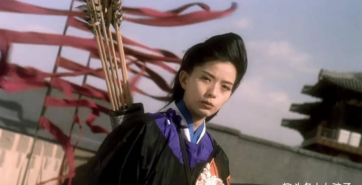 18岁凭借脱戏成名的叶全真,老人视为梦中情人,与成龙还有绯闻_电影