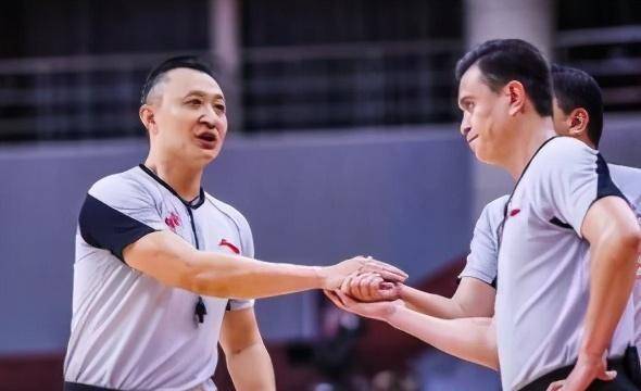 终于对裁判下手了!辽宁队连夜上诉闫军,cba会出手整治吗?