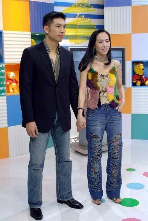 5婚5离出轨被抓现形,说女儿是狐狸精,富婆许纯美的狼藉人生_丈夫_工作