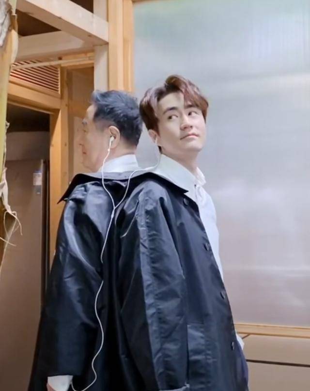 老戏骨杨立新与杨玏父子同框!