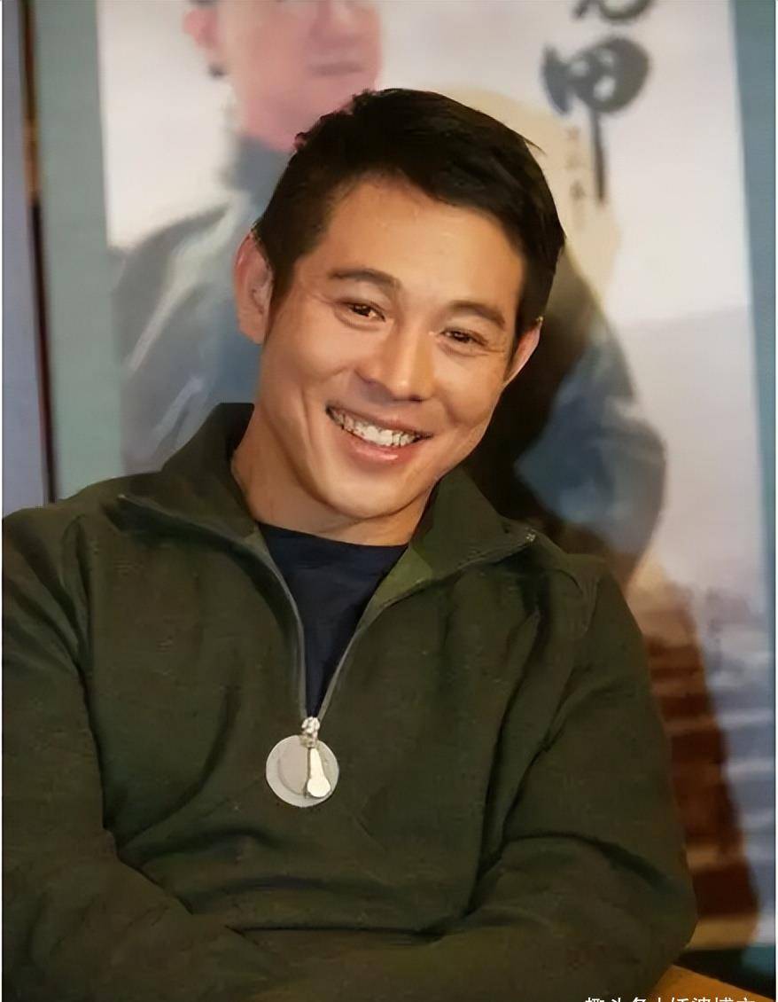 1部戏片酬8000万,替身出事故自掏腰包500万,李连杰如今怎样了?