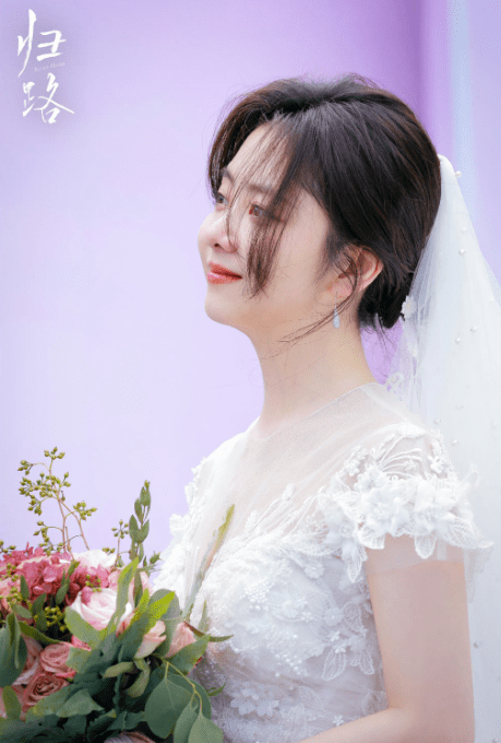 谭松韵被曝疑似隐婚?人在拍戏锅从天上来,这是挡了谁的路?