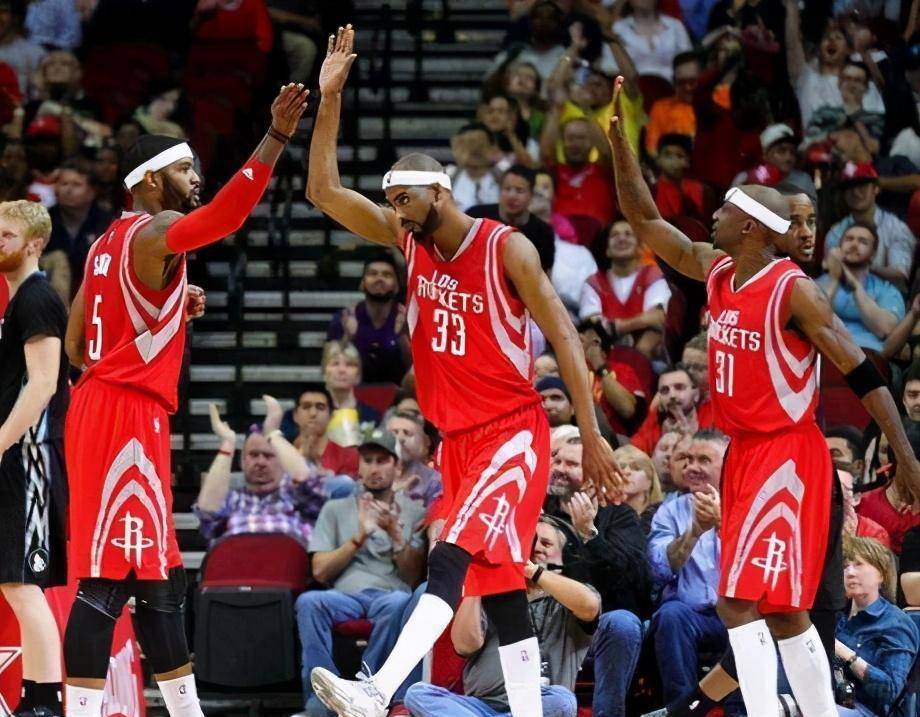 火箭队面临解体,是莫雷的瞎操作,还是哈登天然与其他球星不搭?