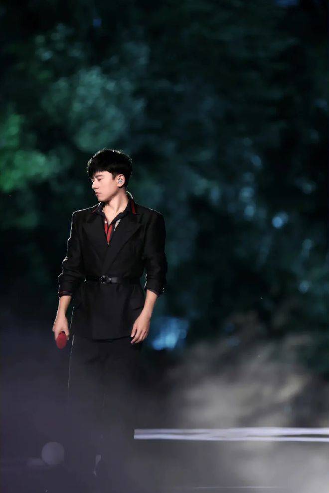 爱冒险的梦夫妻张杰和谢娜备受瞩目_感情_嘉宾_夫妇