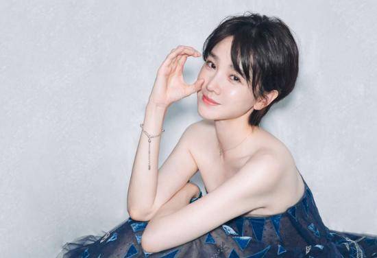 陈小纭为何不敢穿裙子?节目上她露出膝盖,让人感叹30岁不易