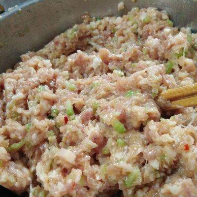 只要掌握好比例,猪肉莲藕饺子馅就能一次成功_生姜_肉馅_芹菜