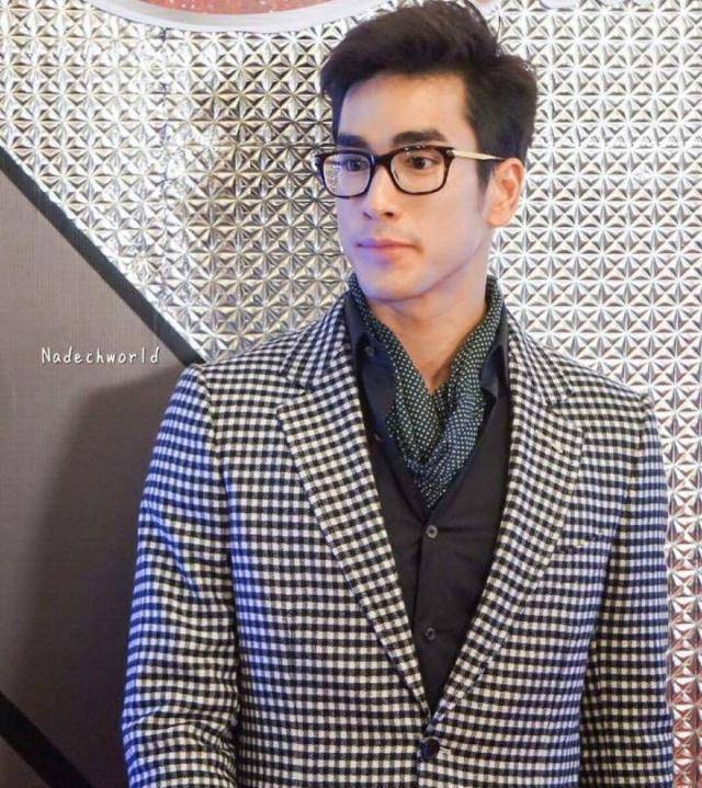 泰星nadech终于公开秀恩爱,这对"神仙情侣"令人羡慕_yaya_网友_恋情