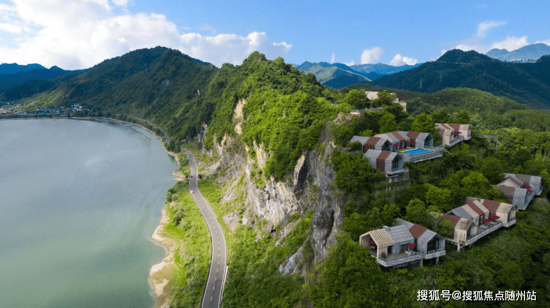 天溪湖一线湖山的传世大宅一湖·三湾·半岛桐庐一线江景法式独栋别墅