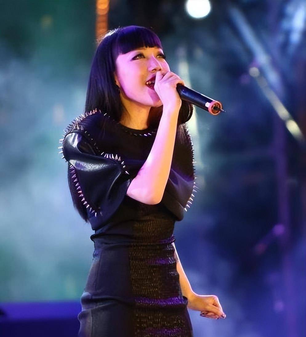 "过气巨星"吴莫愁:暗讽张碧晨背刺,从1.