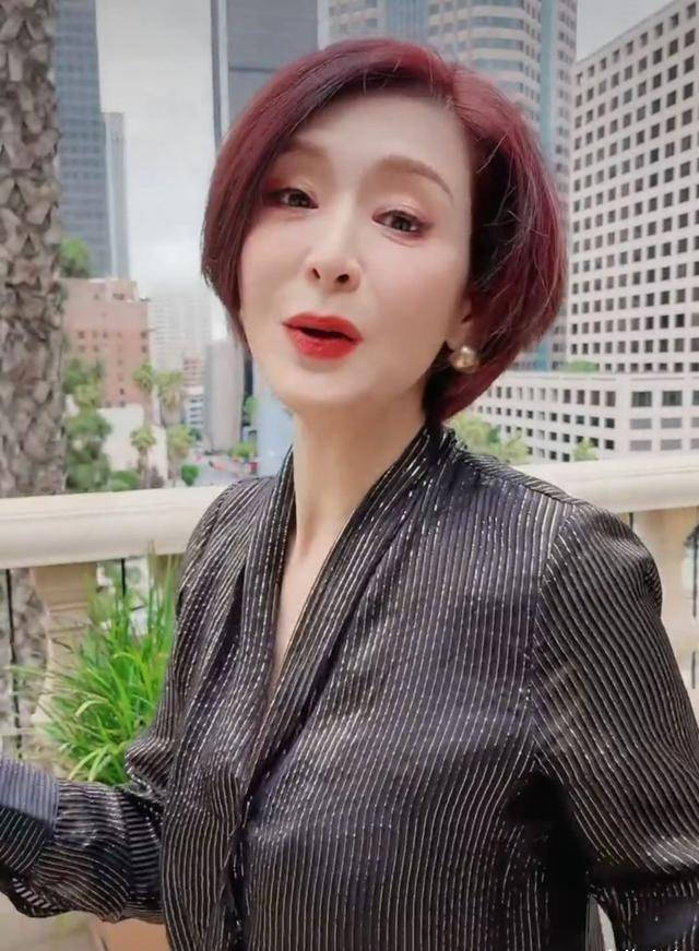 香港气质女星夏文汐:年少成名激流勇退,与富商分手生活多姿精彩_身材