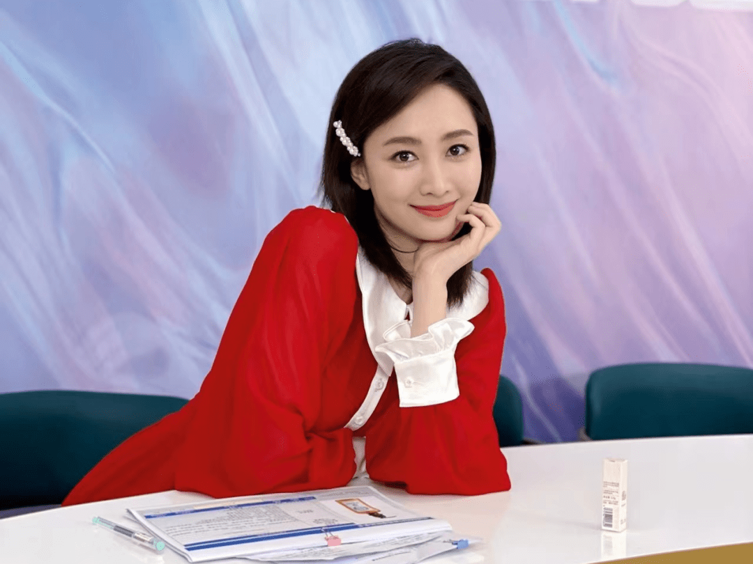 央视女主持人调整,龙洋调岗有望成"一姐",95后小花被重用_郭若天_杨龙