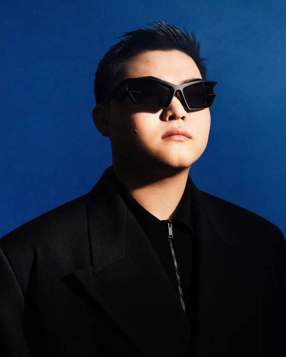 lpl十周年十大选手定妆照绝了,uzi的墨镜真帅气!_rookie_比赛_人气