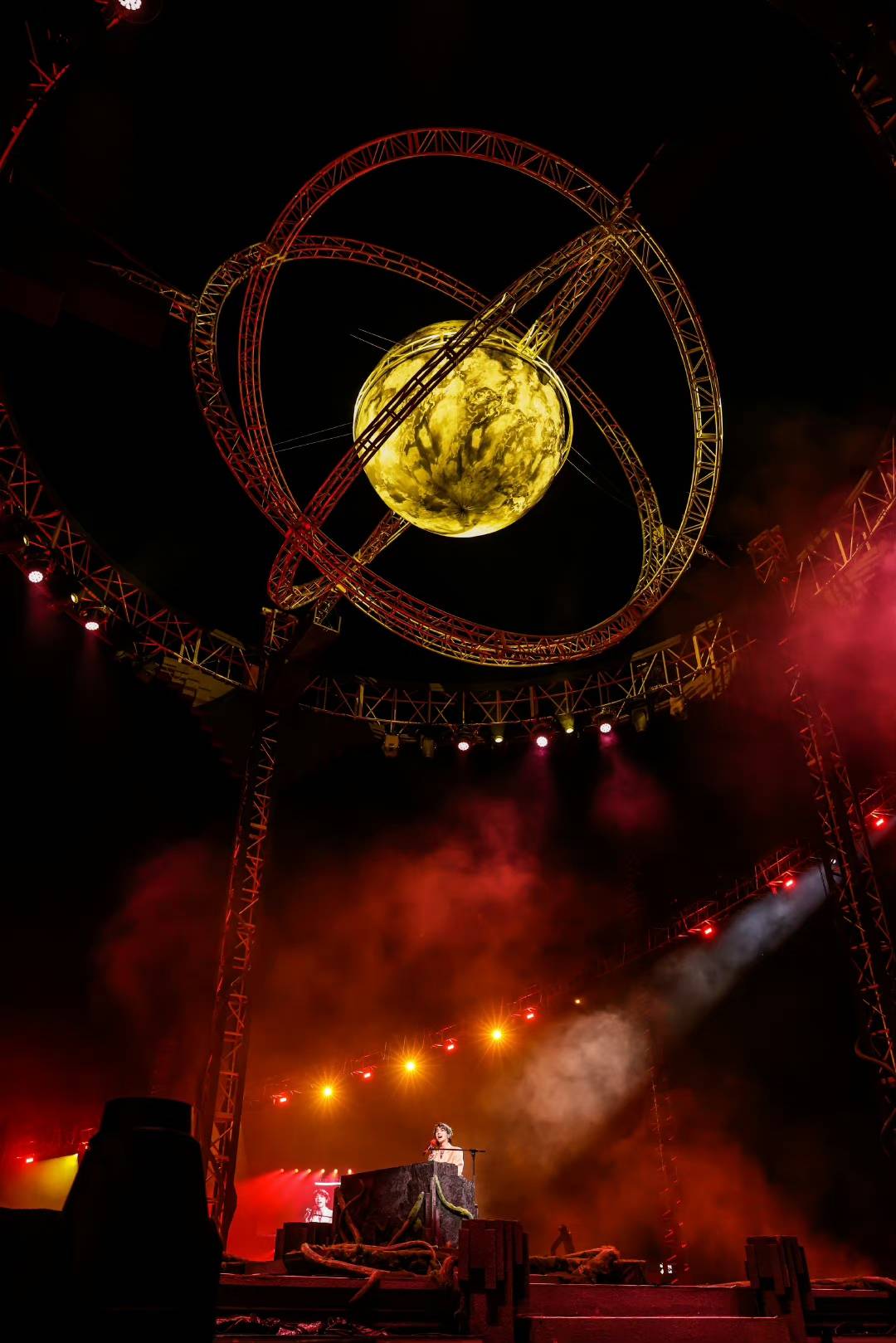 华晨宇火星演唱会杭州站人气爆棚口碑极佳,顶级个唱ip树行业标杆_舞台