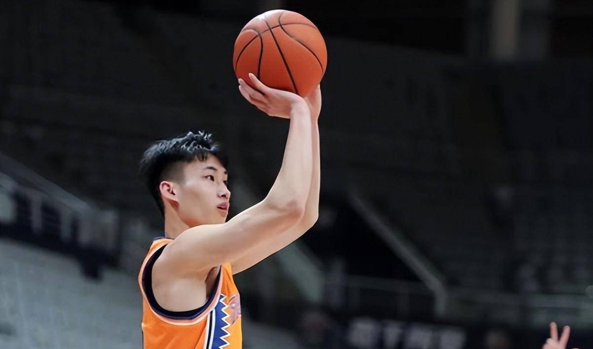 cba三消息:广东再获名企赞助,北控挖上海后卫,万圣伟不愿妥协_戴昊