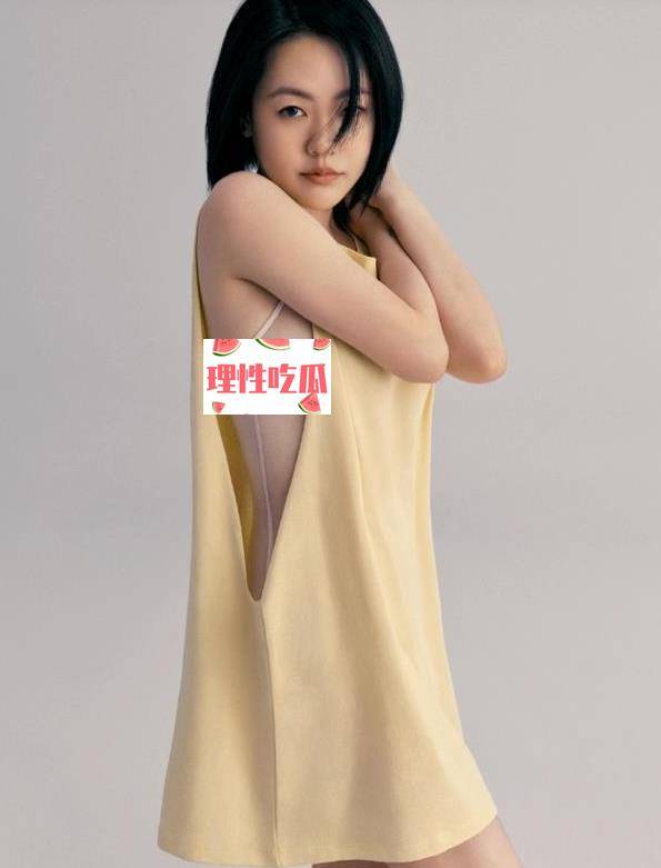 小s大尺度照片曝光,白色透视装被骂不得体,网友:为蹭大s豁了_俊晔