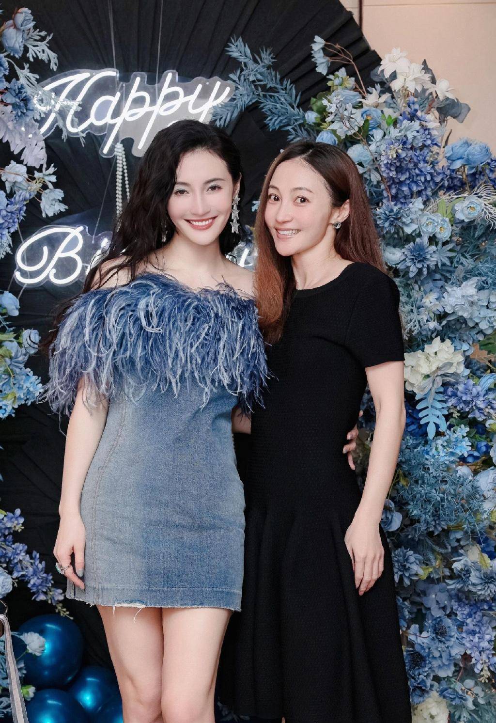 文章带新女友一家出游,当众对丈母娘发飙,女友正面照不输姚笛!