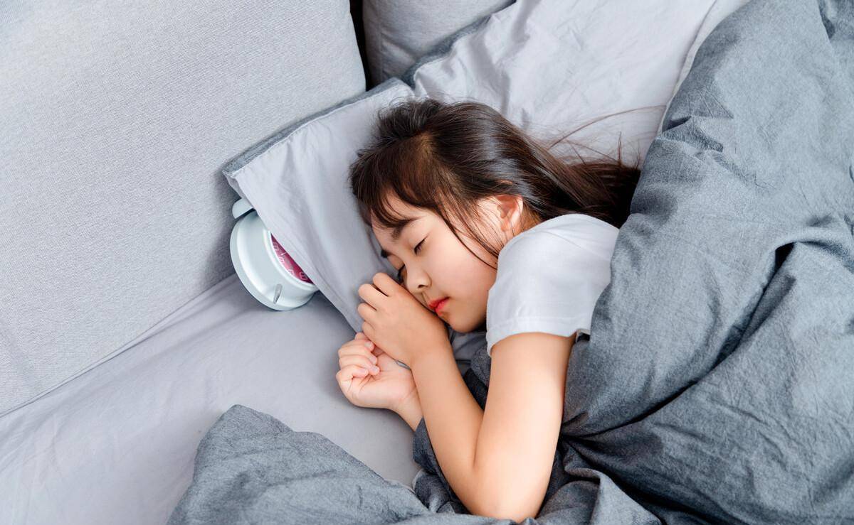原创            失眠了怎么办？8小时睡眠论可能是错的（睡眠时间超过八小时）