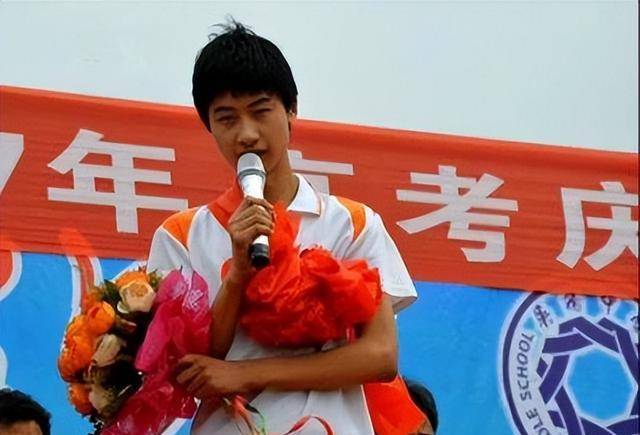 医药费凑够后,家人带着庞众望去石家庄手术,庞志芹