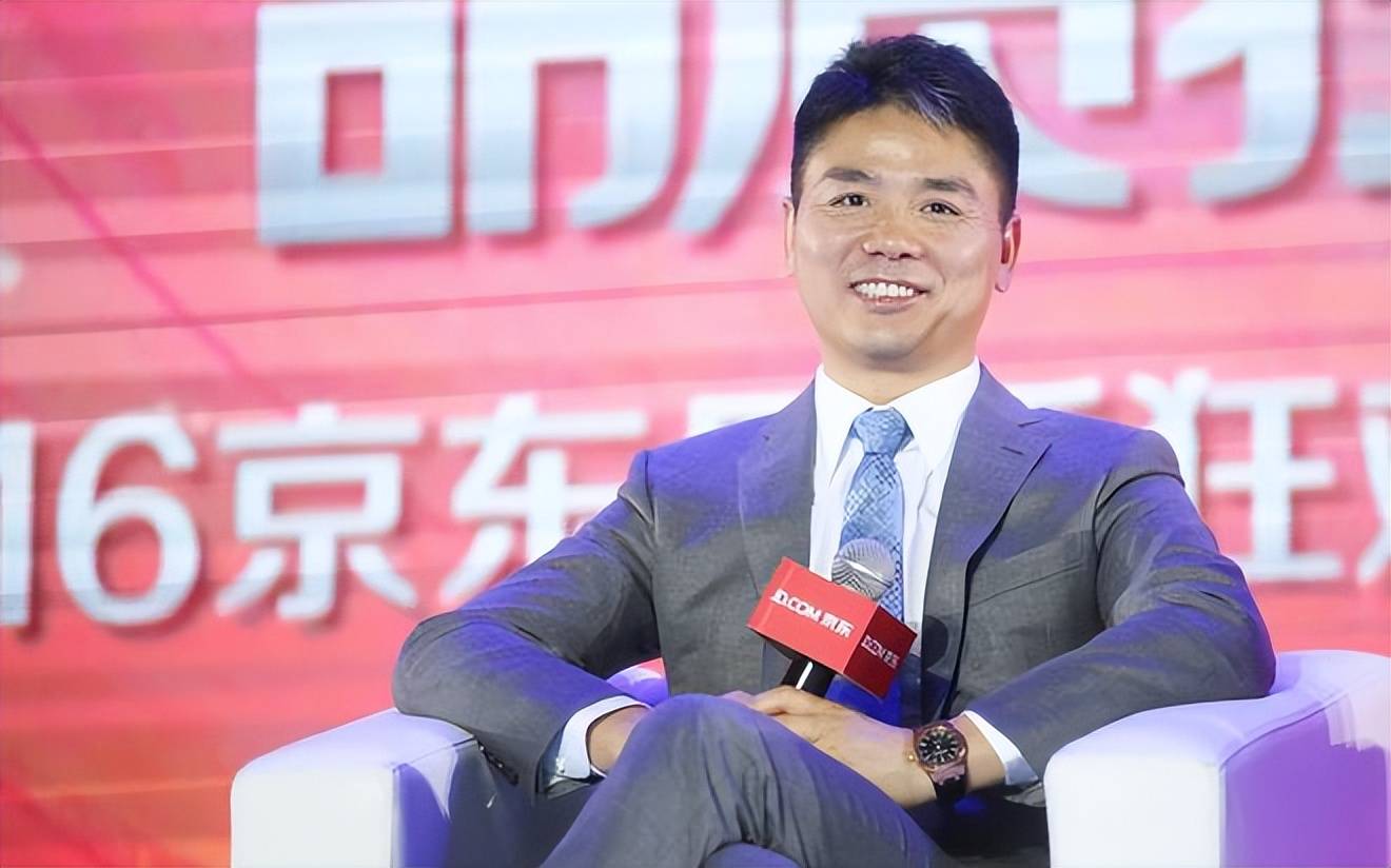 香港国际金融中心是全球最赚钱的写字楼,这栋大楼是李兆基旗下的
