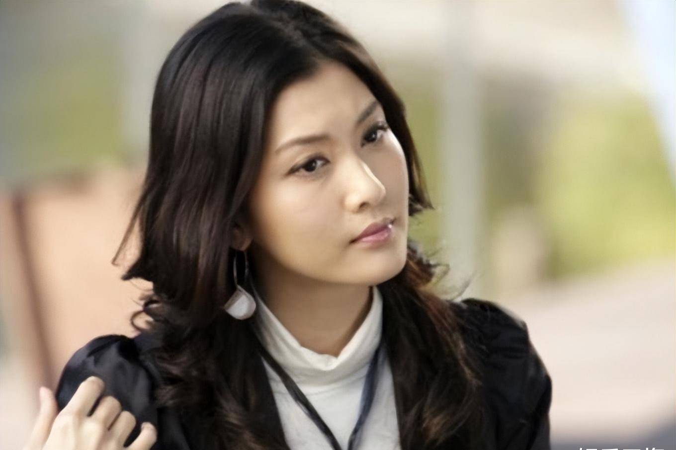 38岁李彩桦近况曝光,和前夫分手净身出户,现居上海生活依然幸福