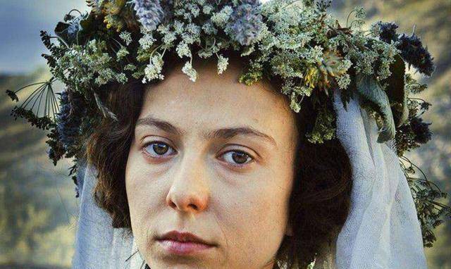 她是前苏联传奇女狙击手,曾一人干掉300德军,做出了大贡献_柳德米拉