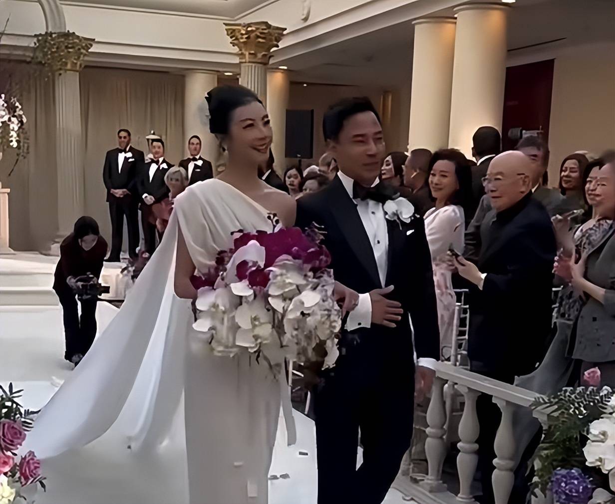 谭元元美国大婚,新郎是医学博士,曾当小三闯入土豆老总王微婚姻_婚礼