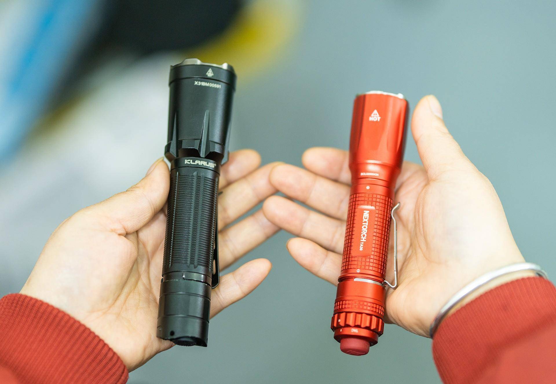 战术手电评测之纳丽德ta30-1300流明,经典专业战术手电_电池_开关