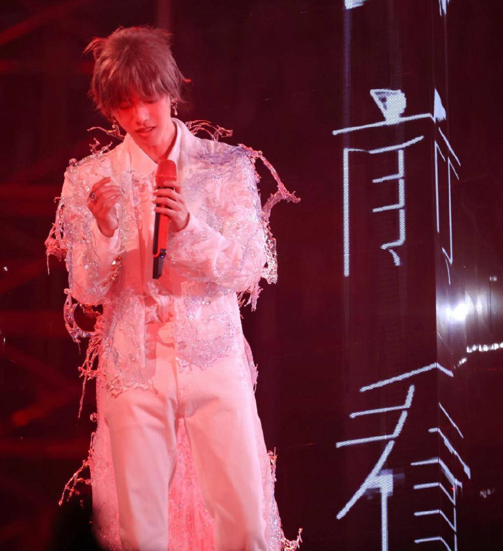 没有代表作,还敢自称华语乐神,这小丑丢人了?_华晨宇_周杰伦_乐坛