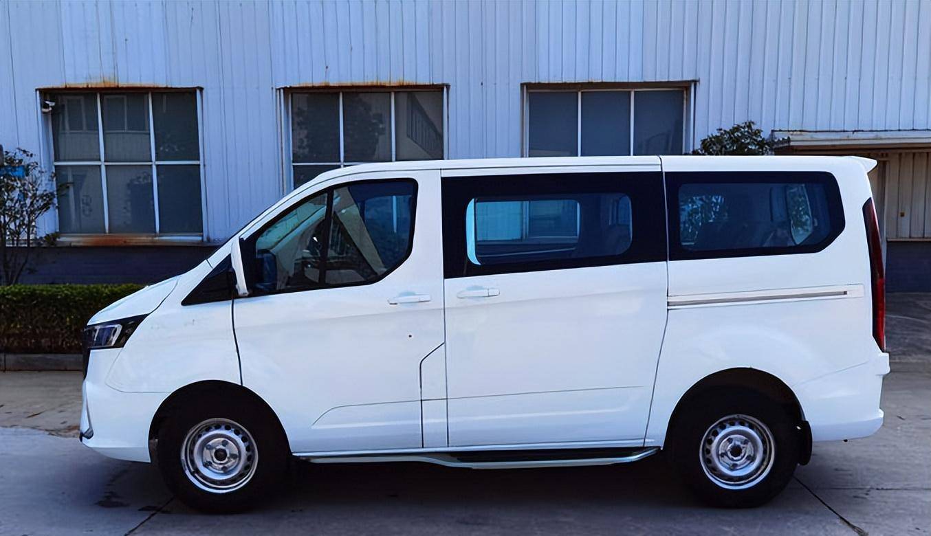 "最便宜"江铃全顺实车,双联屏 2.