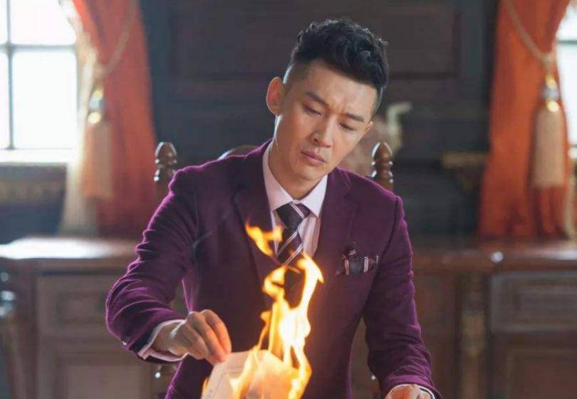 曹磊演技与气质并存的新晋男神,在不同角色中,寻求艺术最高境界_情感