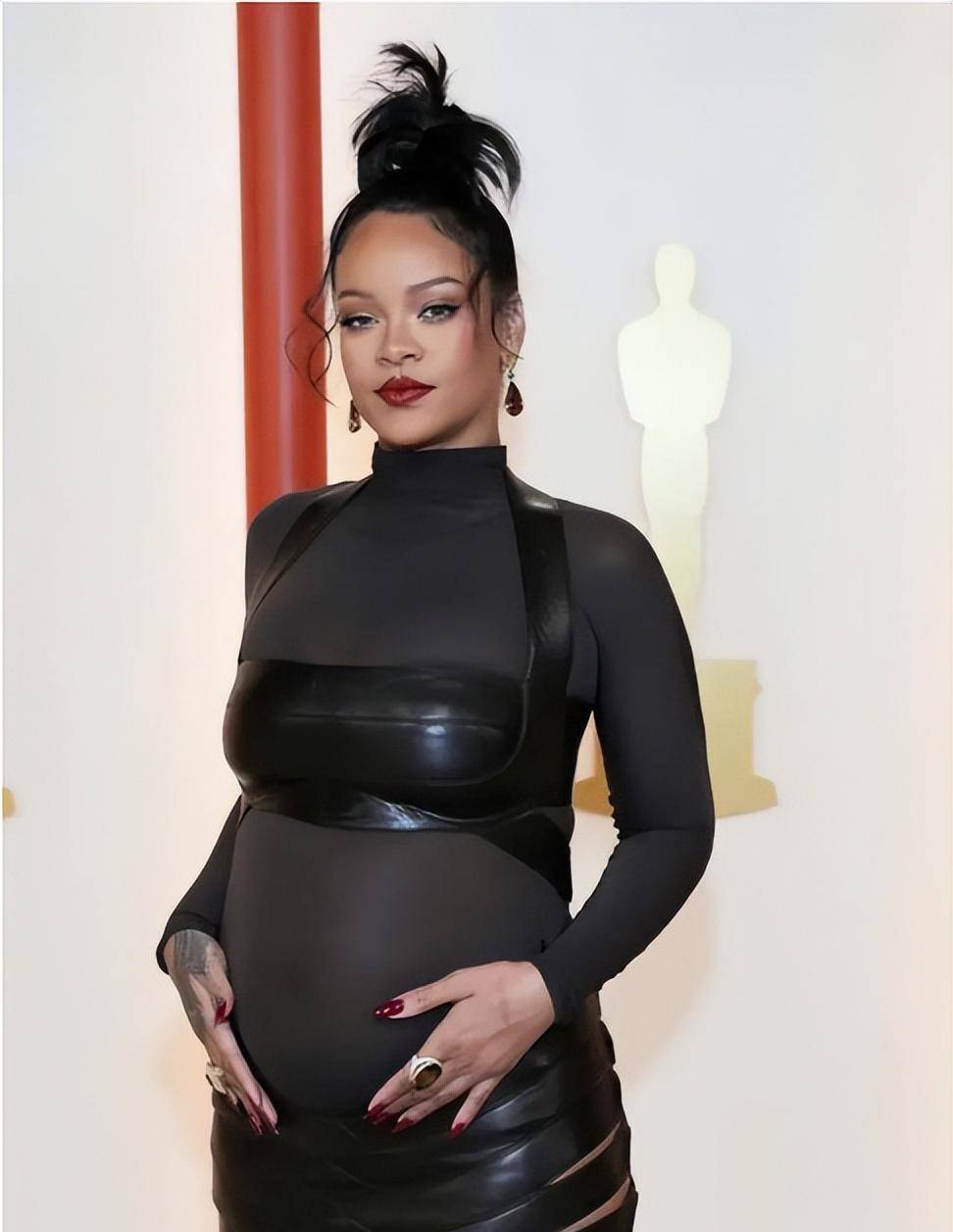 歌手&企业家蕾哈娜,挺6月孕肚献唱奥斯卡颁奖礼,百亿富婆的快乐_jay-z