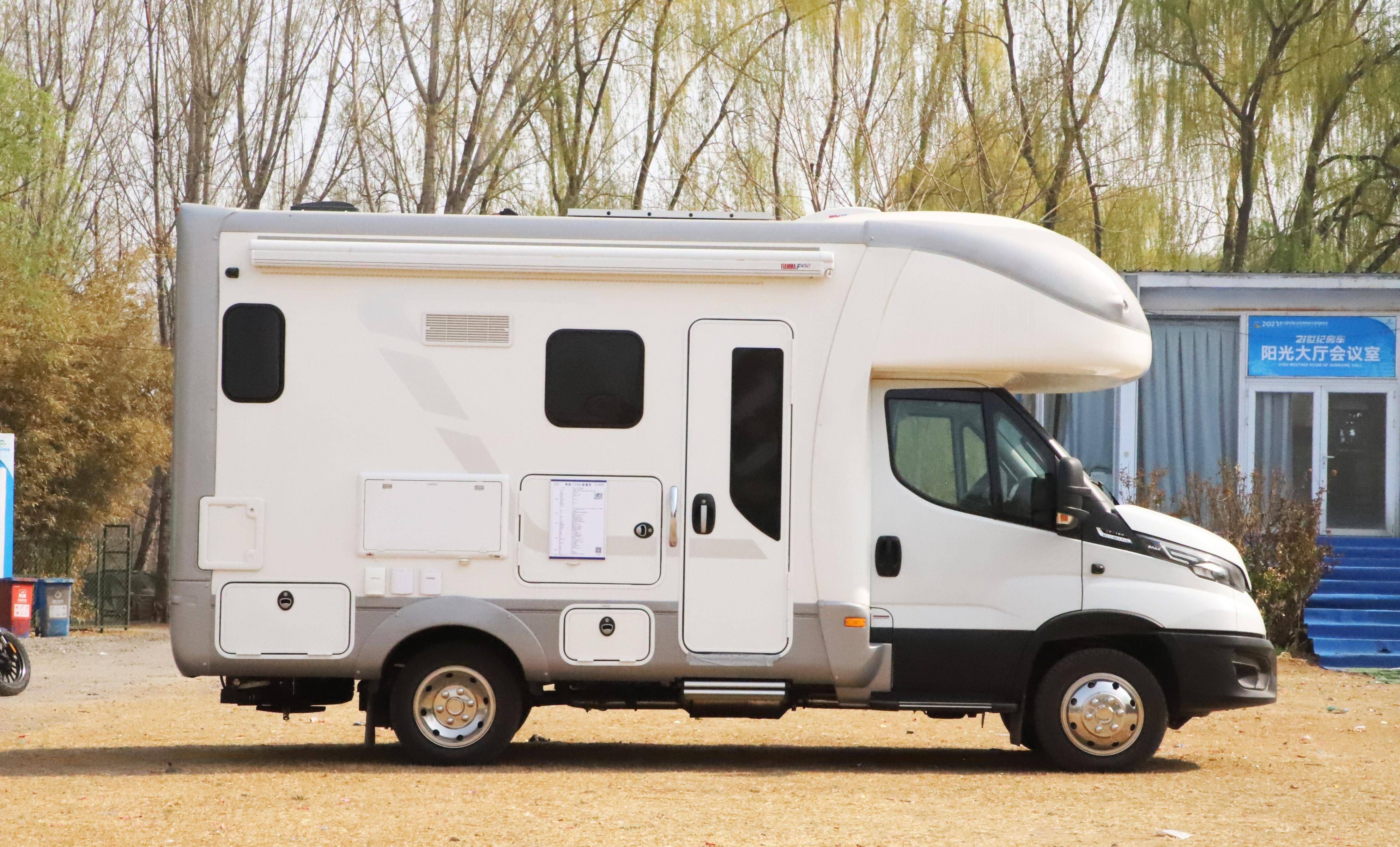 德系高端房车来了!中西合璧设计,配航空座椅,动力也强,cx60!