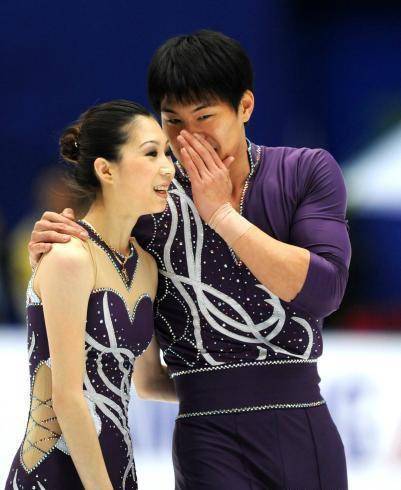 当时所有人都以为张丹和张昊组合会退赛,但随后音乐再起,张丹忍着伤痛