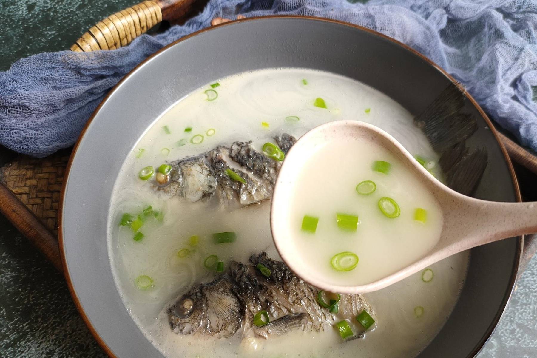 熬鯽魚湯,記住