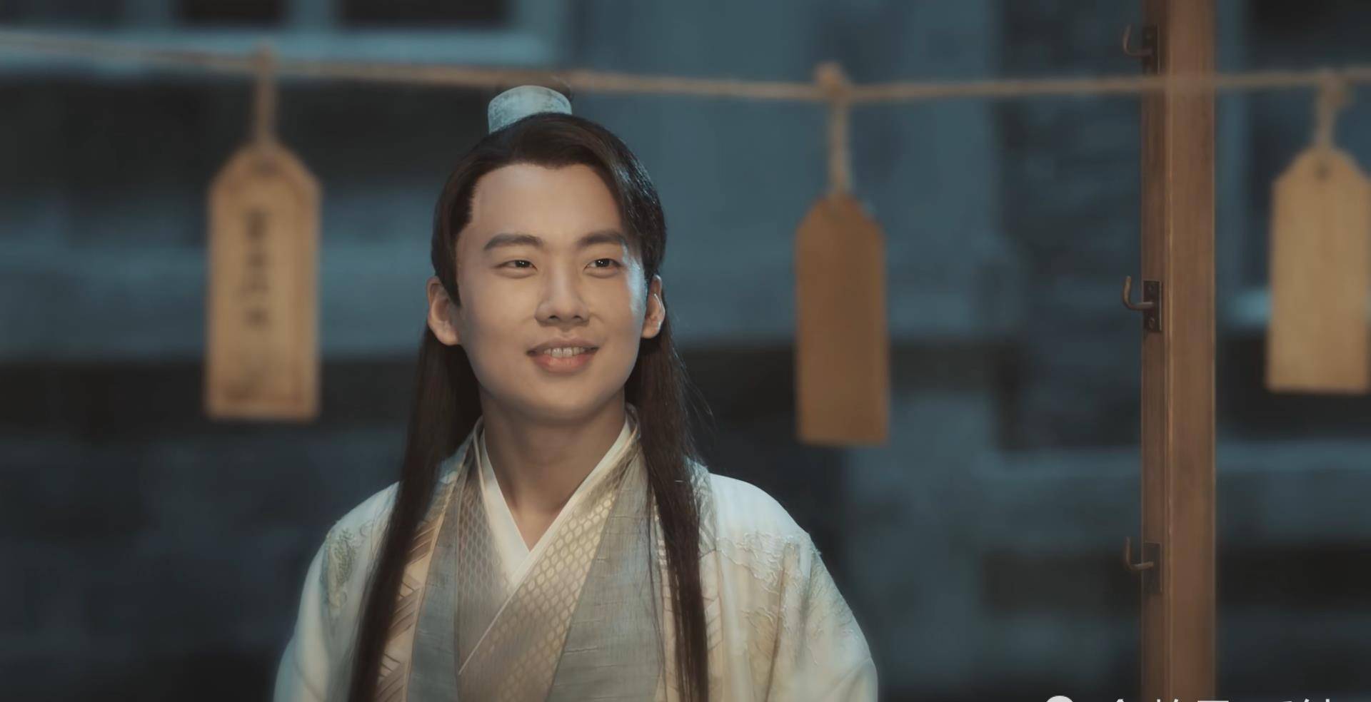 退出了感情戏;别说小蝉了,就连丫鬟们都没有替身;陆红提也是一样