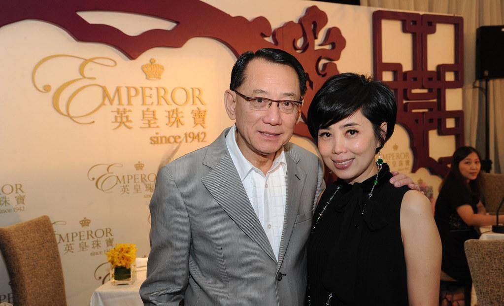 除了窦骁之外,演员张坚庭也娶了豪门千金,岳父坐拥7家上市公司_杨受成