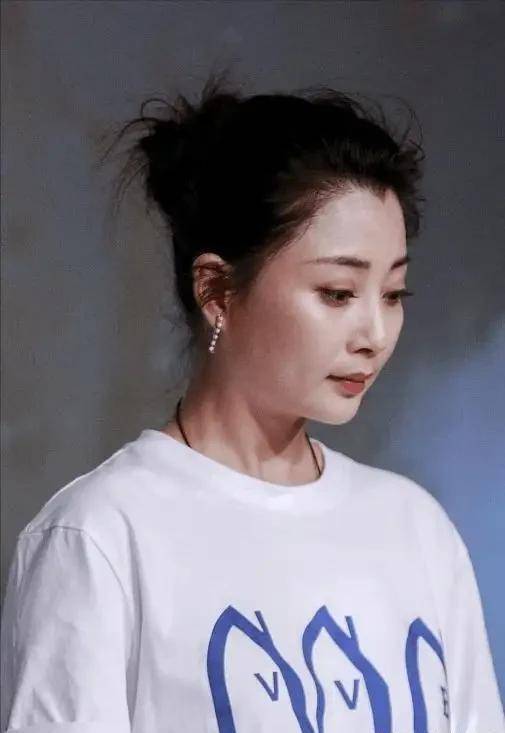 沈腾与殷桃突然登上热搜第一,不是因为有新合作,而是因为恋情?