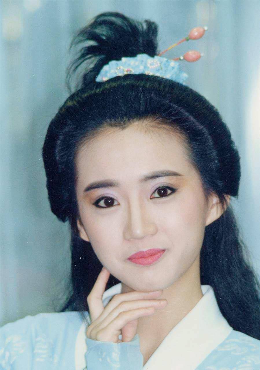 这3位演员,明明都有大好的前途,却突然出家,各有各的苦衷