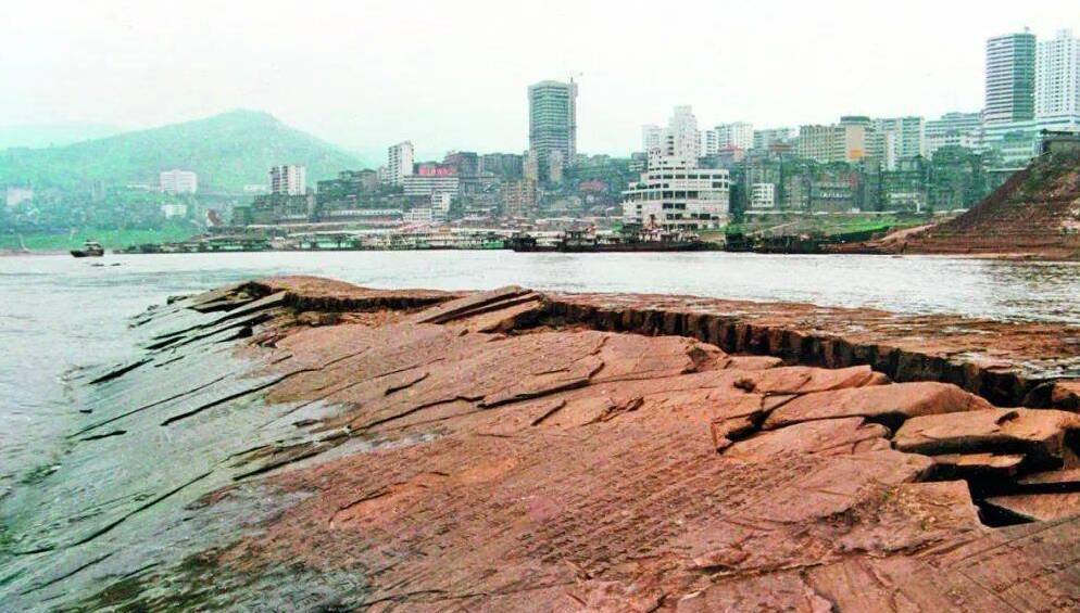 暗礁险滩的意思是什么 暗礁险滩的意思是什么意思