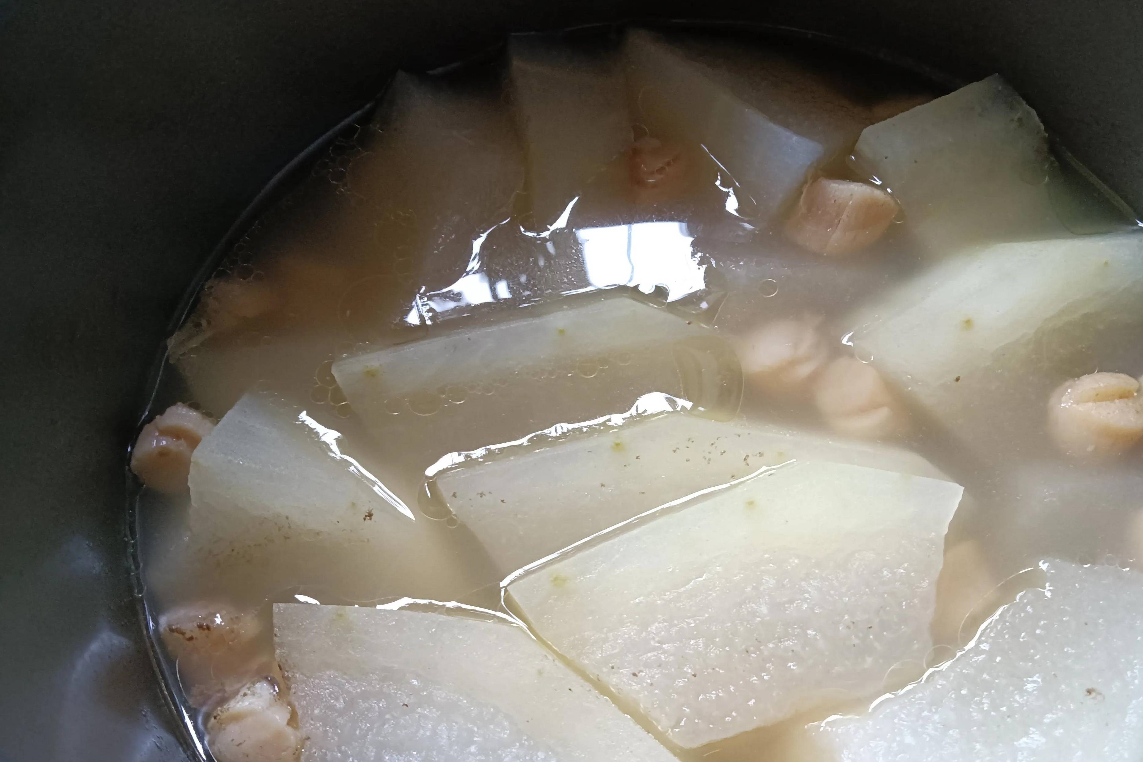 冬瓜干贝汤,夏日里一道味道鲜美的汤肴_脂肪_鸡翅_作用