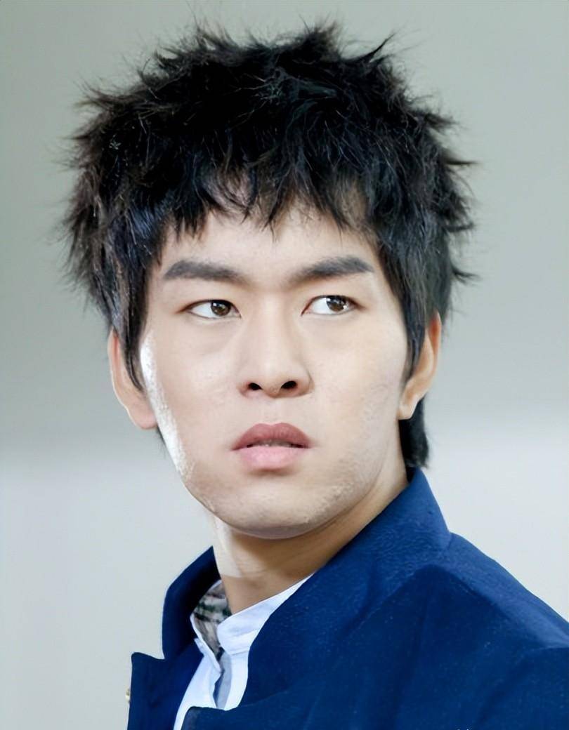 韩剧《学校2013》12位主演近况整理,李钟硕,金宇彬成为男神_朴世荣_李