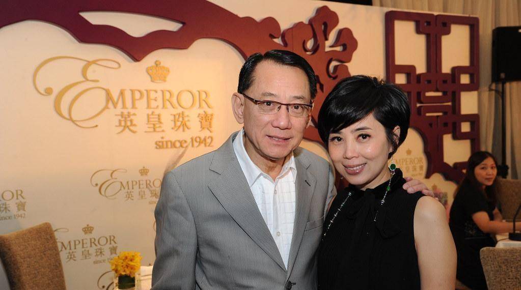 除了窦骁,演员张坚庭还娶了一个富家千金,女婿拥有7家上市公司_杨受成