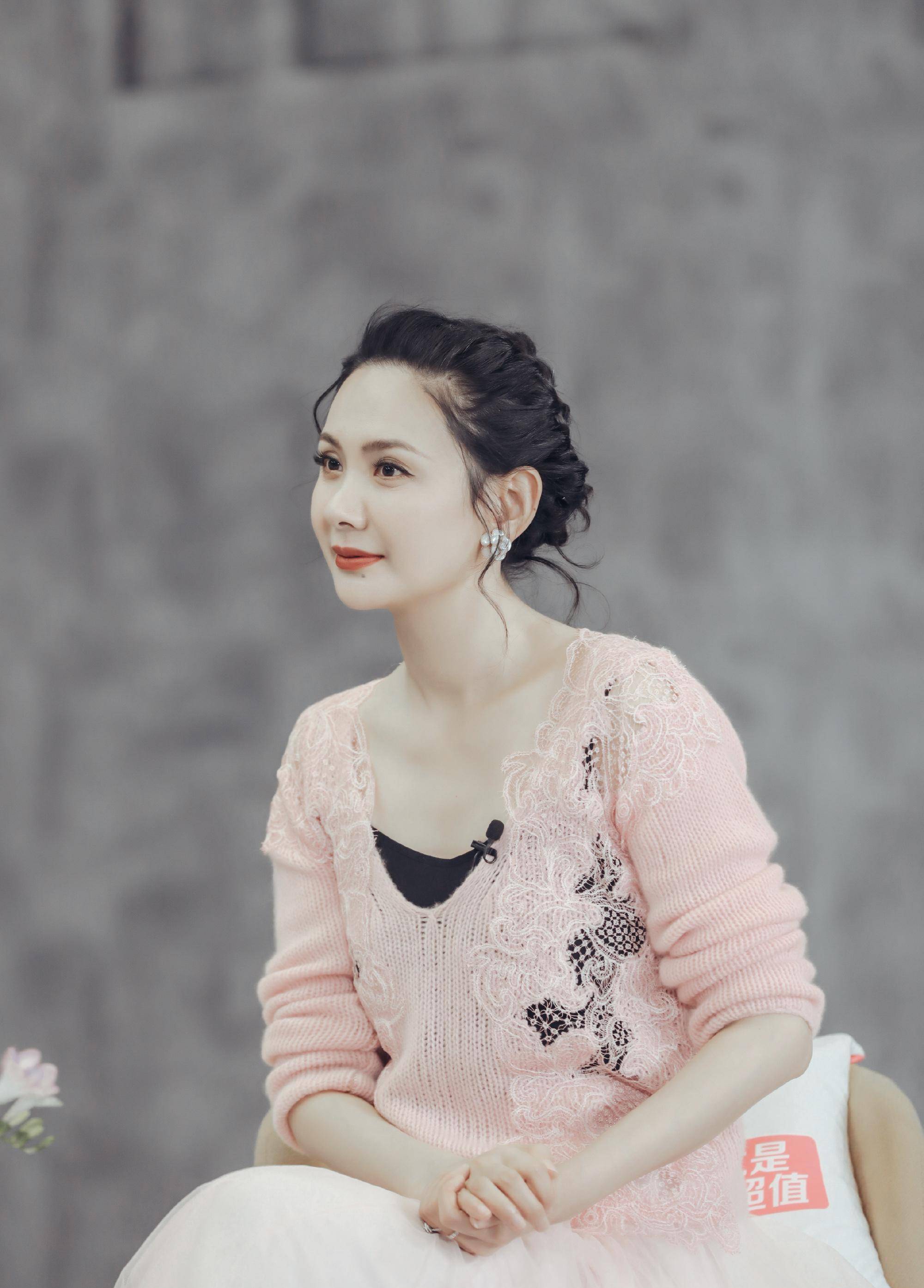 程莉莎和婆婆同旅行,称自己满身毛病婆婆朴实无华,好媳妇一枚_郭晓冬