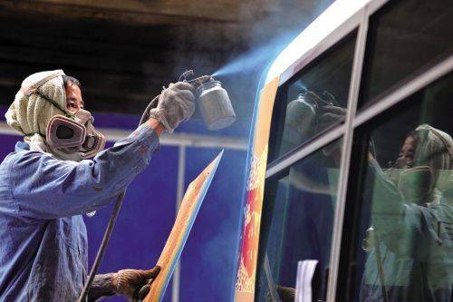 企业可以在人才市场发布招聘信息,接收求职者简历,并实现初步筛选