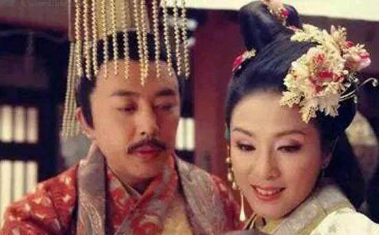 为了巴结这位皇帝,儿子们竟争相将妻子相送_朱温_黄巢起义_唐僖宗