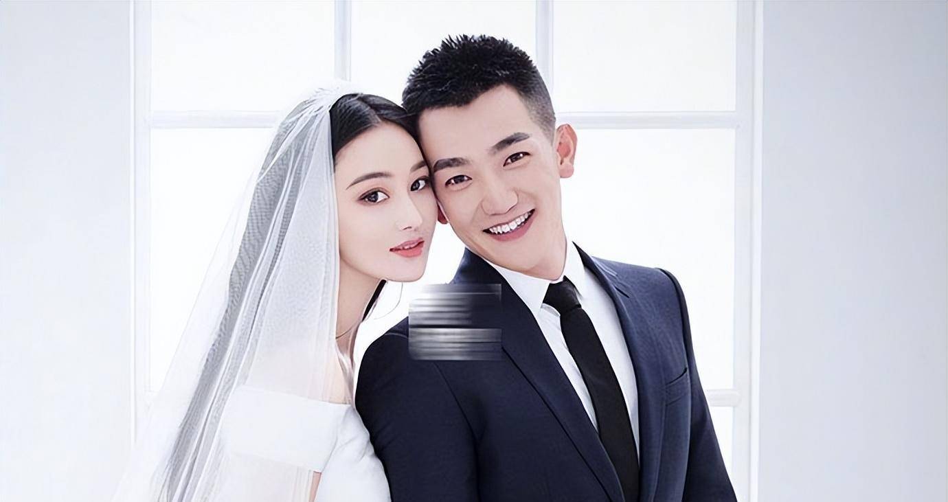 张馨予晒出夜骑照,黑衣黑裤身材超好,何捷给了他安全感_节目_照片