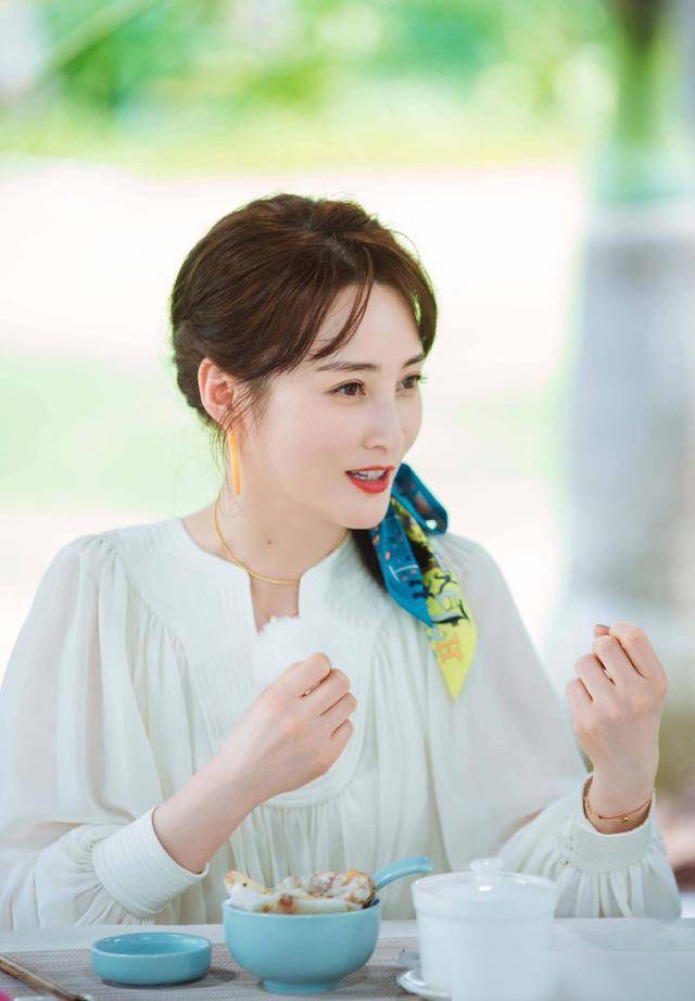 2014年于佳卉烧炭自杀,生前留下7字遗书,矛头为何直指蒋勤勤?