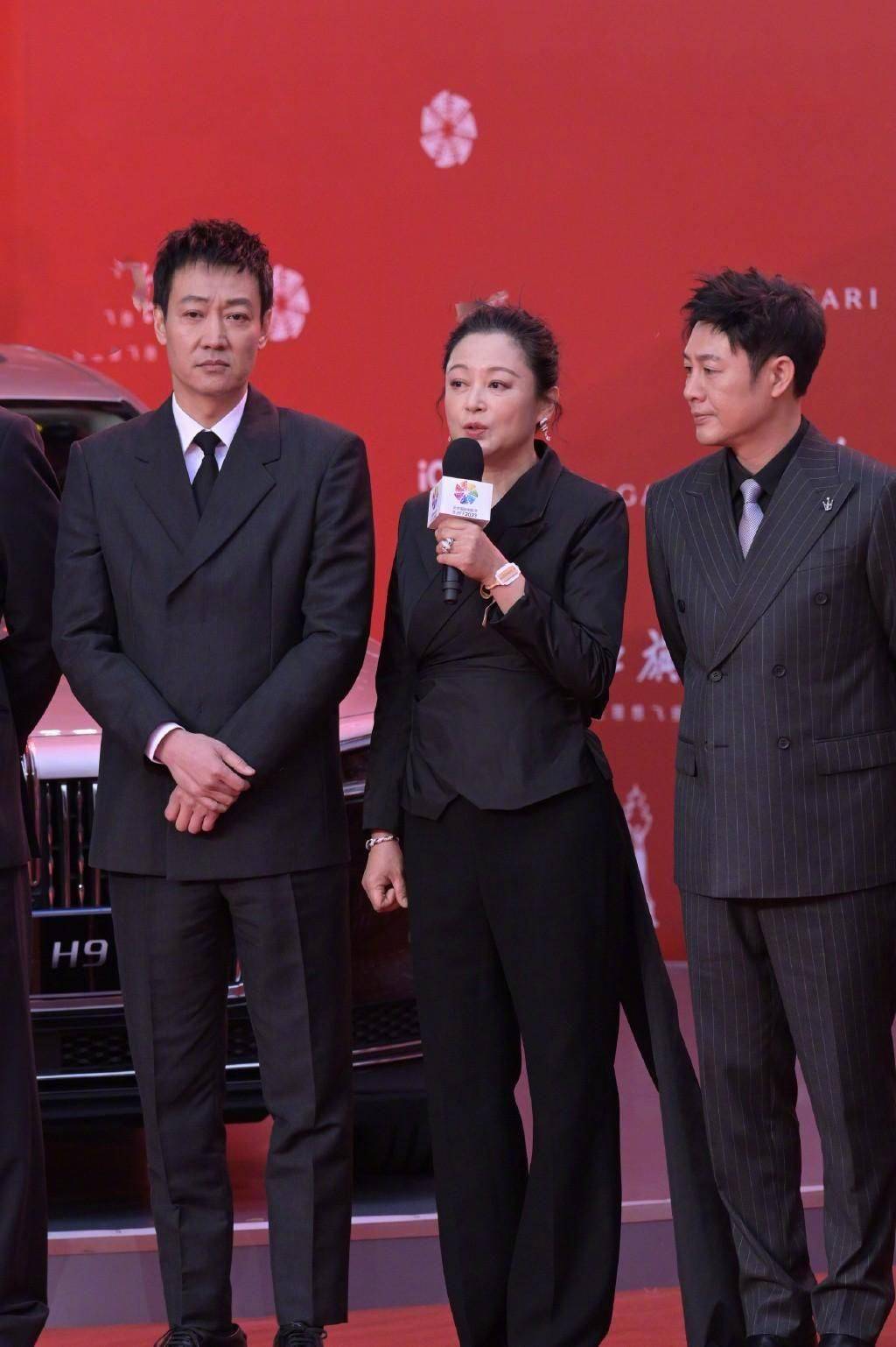 人摔倒有人避嫌,张艺谋对张颂文举止尽显人情世故_演技_关锦鹏_电影节