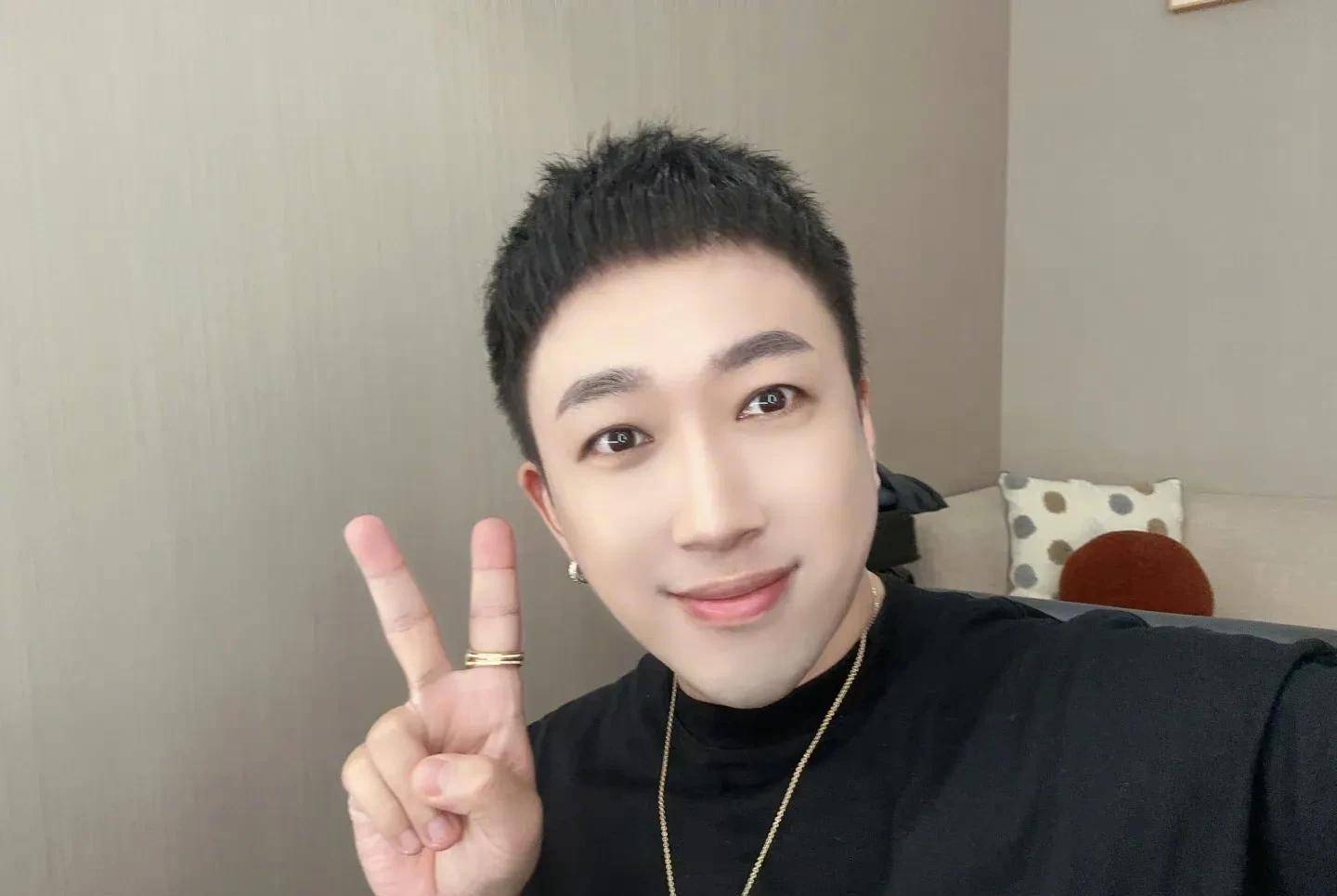 涉及文体圈12位名人,各个都是大牌_借款_景甜_于正